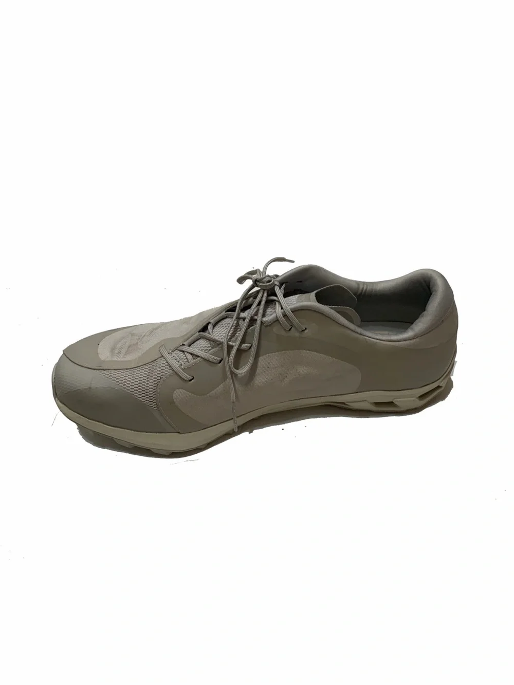 12 / On Running x Post Archive Faction Peak sneaker
